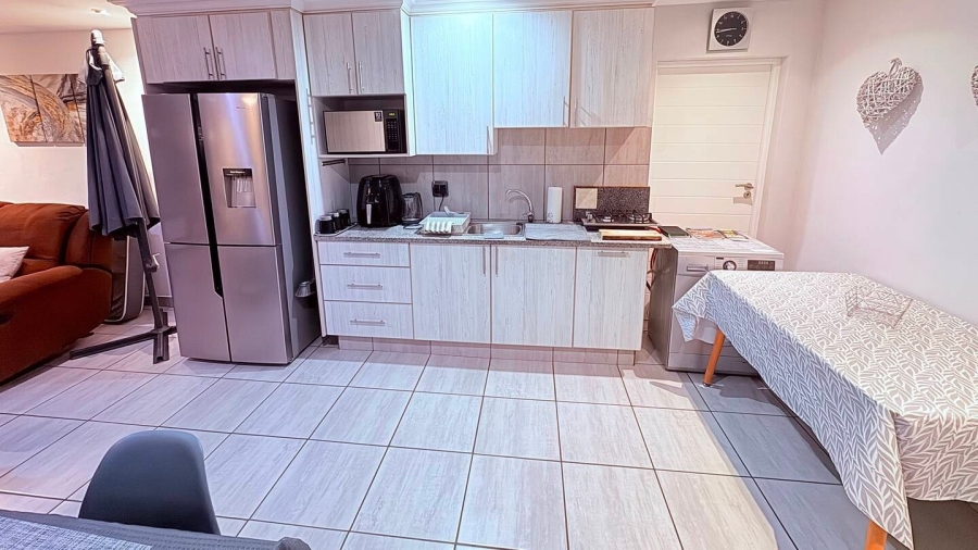 5 Bedroom Property for Sale in Reebok Western Cape